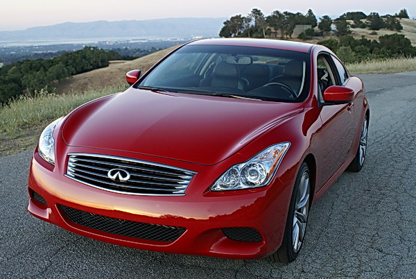 infiniti red