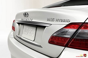 Infiniti M35 Hybrid rear deck 