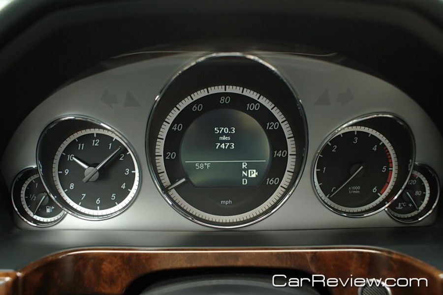 2011_MercedesBenz_E350_39