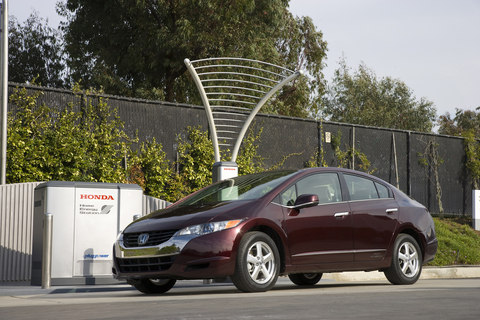 Honda FCX Clarity and home energy station