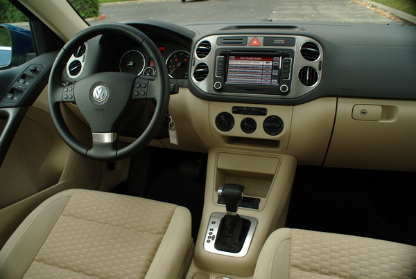 Volkswagen Tiguan - interior