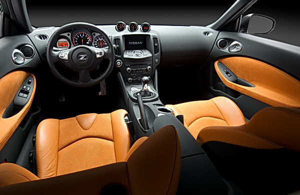 2009 Nissan 370Z interior