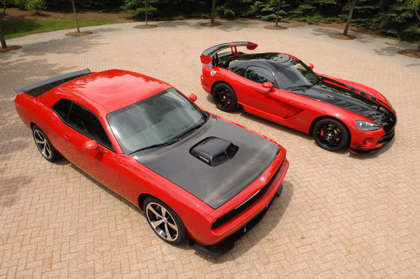Dodge Challenger SRT10 Concept and Dodge Viper