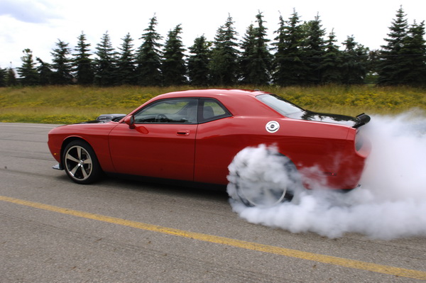 Dodge Challenger SRT10 Concept burnout