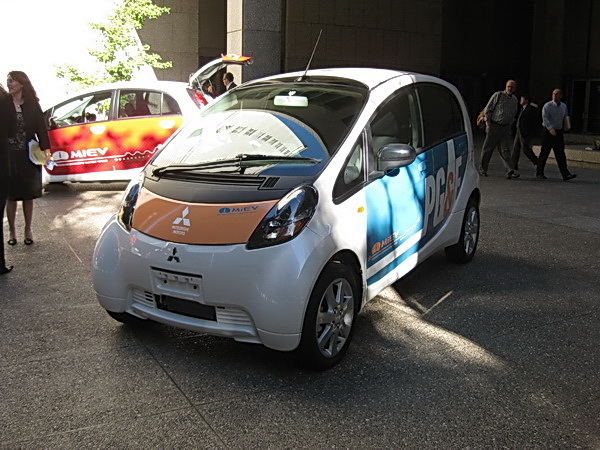 Mitsubishi i MiEV in PG&E colors