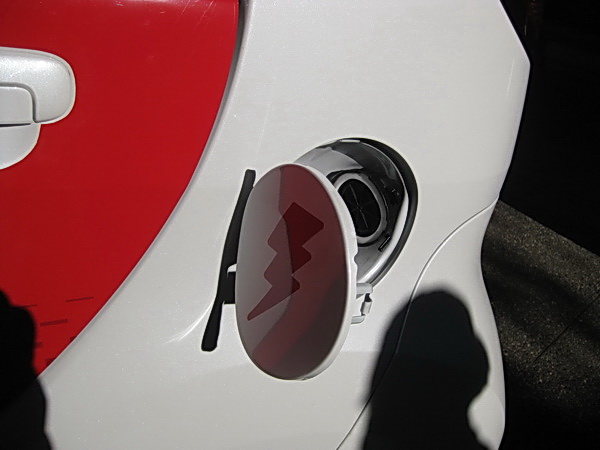 Mitsubishi i MiEV quick-charge port