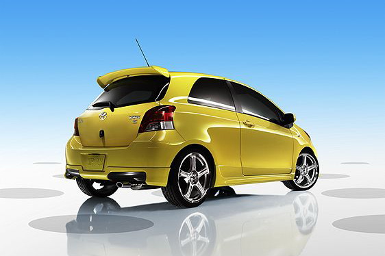 2009 Toyota Yaris yellow jolt