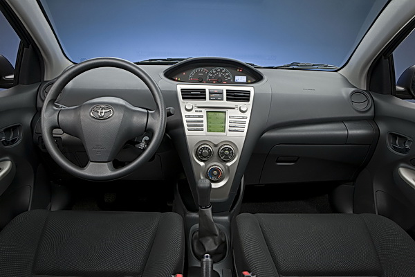 2009 Toyota Yaris interior
