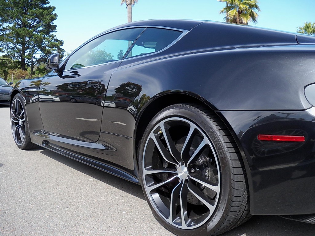 2010_AstonMartin_DBS_CarbonBlack_2