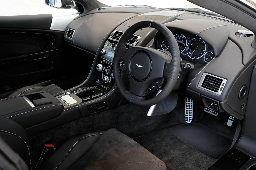 AM DBS Carbon Black interior 6