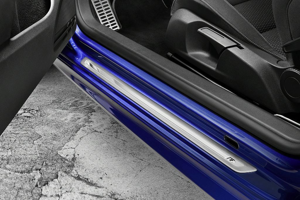 2011 VW Golf R - signature aluminum door sills