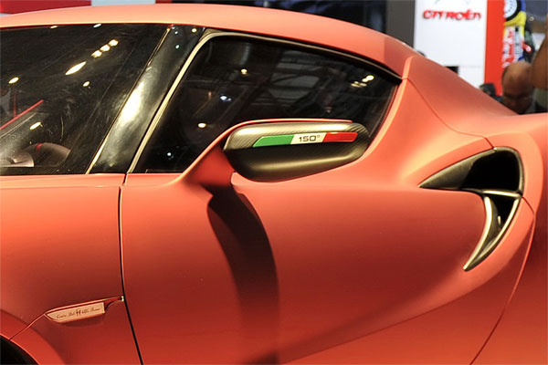 Alfa-Romeo-4C-Coupe-Concept-Side-Mirror