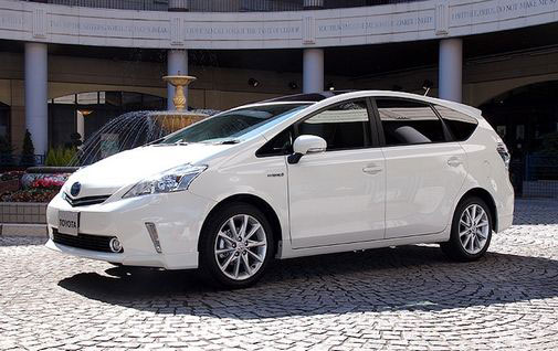 Toyota-Prius-Wagon