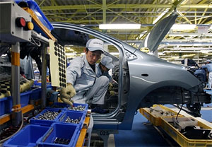 Japanese Automakers Resume Limited Output