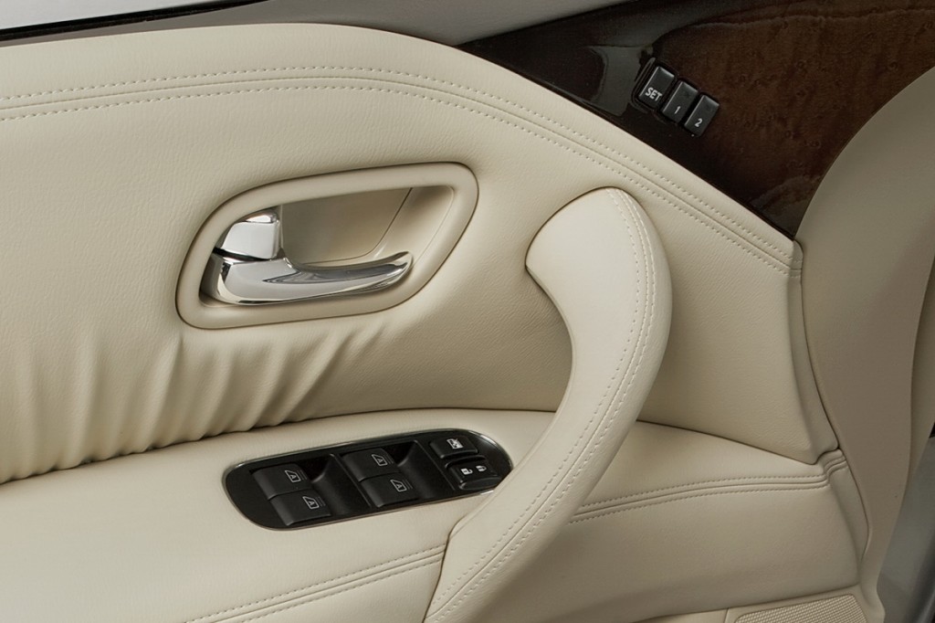 Power windows with illuminated switches and one-touch auto-up/down with auto-reverse feature