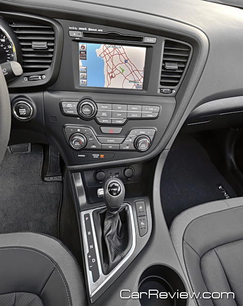 Kia Optima navigation system w/rear camera display