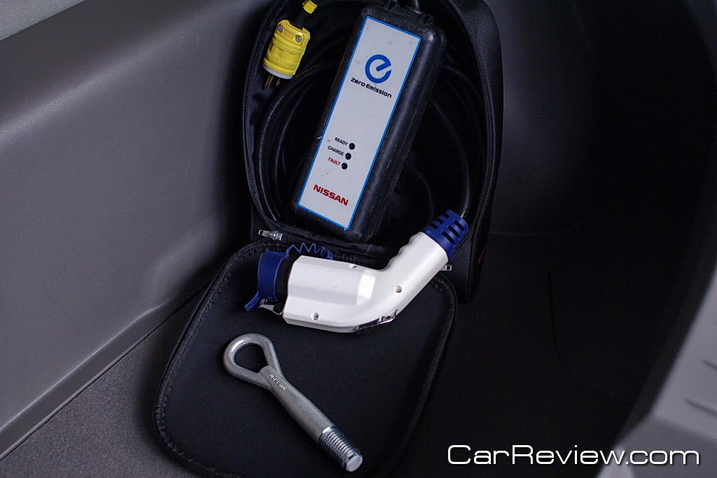 Nissan LEAF charging kit w/tow hook