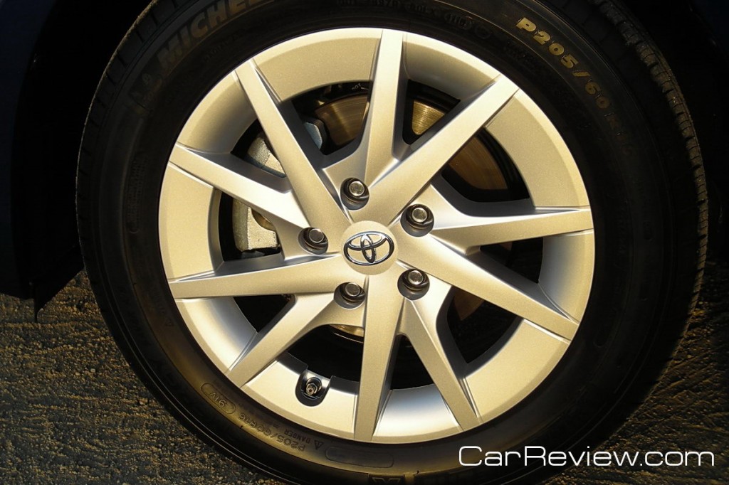 2012 Toyota Prius 16 inch aluminum alloy wheel