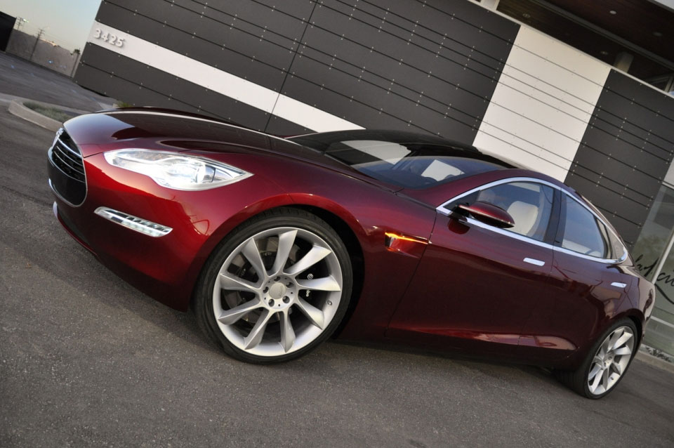 Tesla Model S Side Wheel