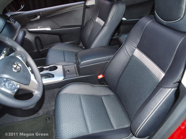 2012 Toyota Camry SE interior