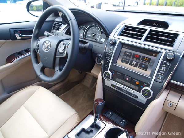 2012 Toyota Camry XLE interior