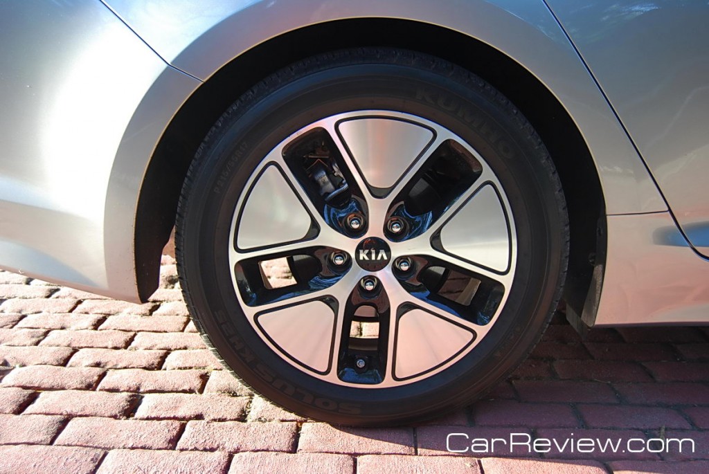 17-inch alloy wheels