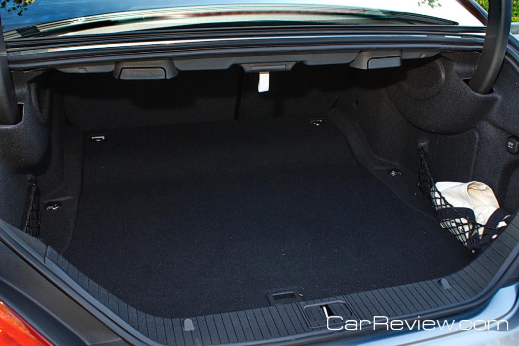 Mercedes-Benz CLS550 trunk capacity 15.3 cubic feet