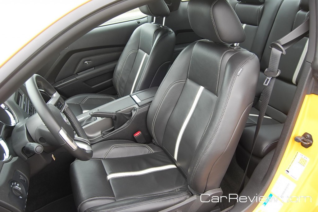 2011 Ford Mustang GT front seats