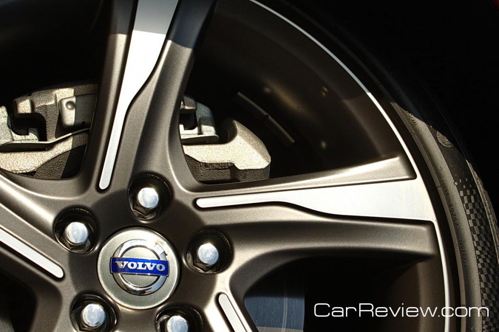 Ixion 18-inch diamond cut/dark gray alloy wheels