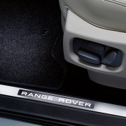 05-All_PV_L320_INT_Stainless_Steel_Treadplates_Range_Rover_logo-850x425