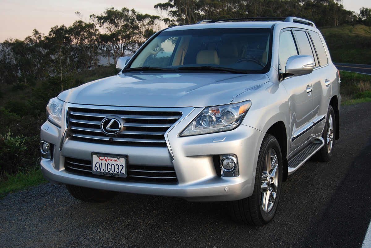 Lexus LX 570 2010 серый