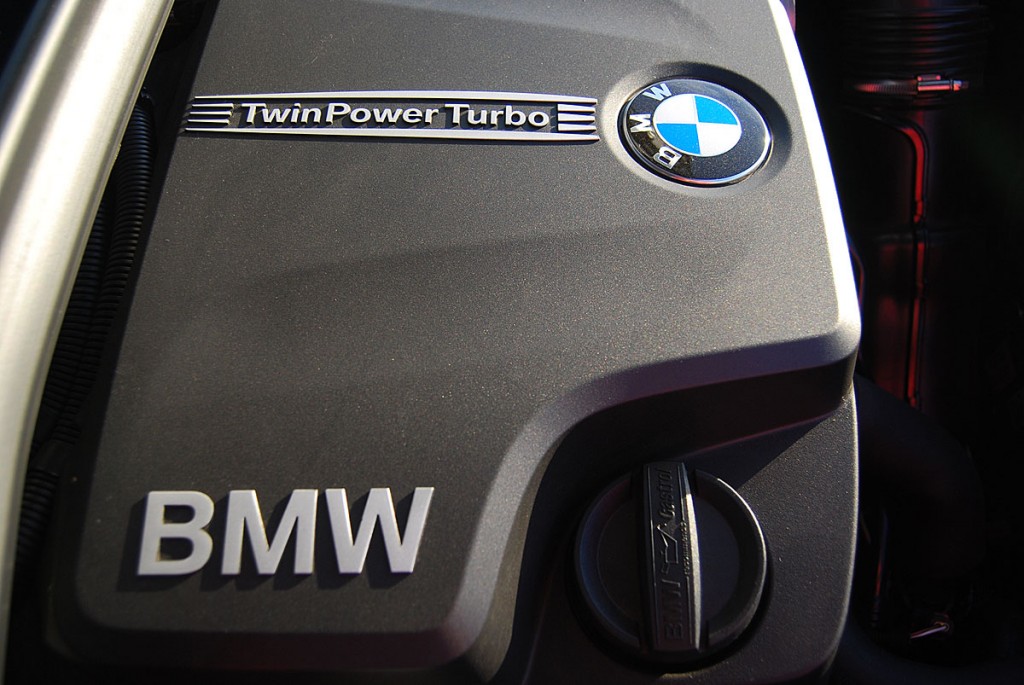 2013 BMW X1 xDrive28i Engine