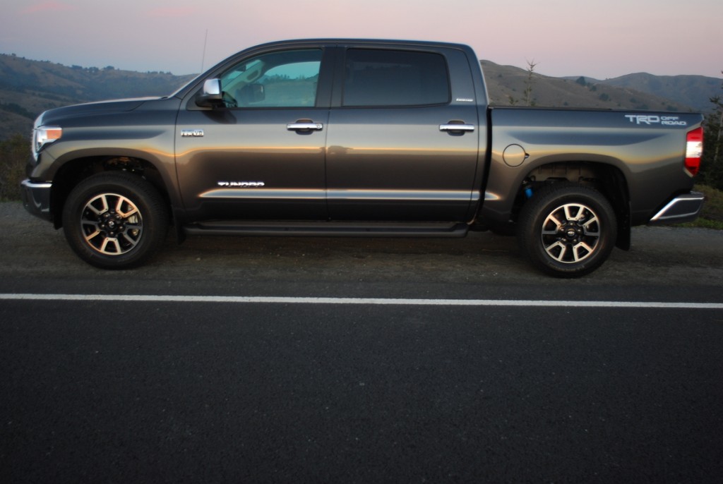 2014 Toyota Tundra 4x2 LTD Crewmax  5.7 V8