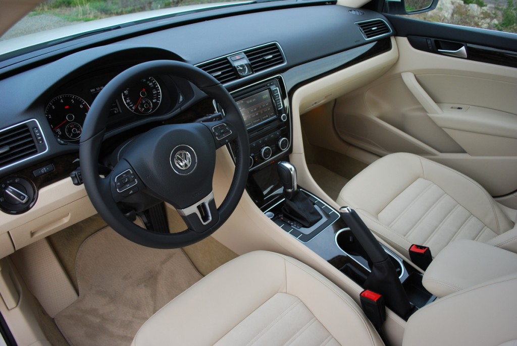 2014 Volkswagen Passat SEL Premium