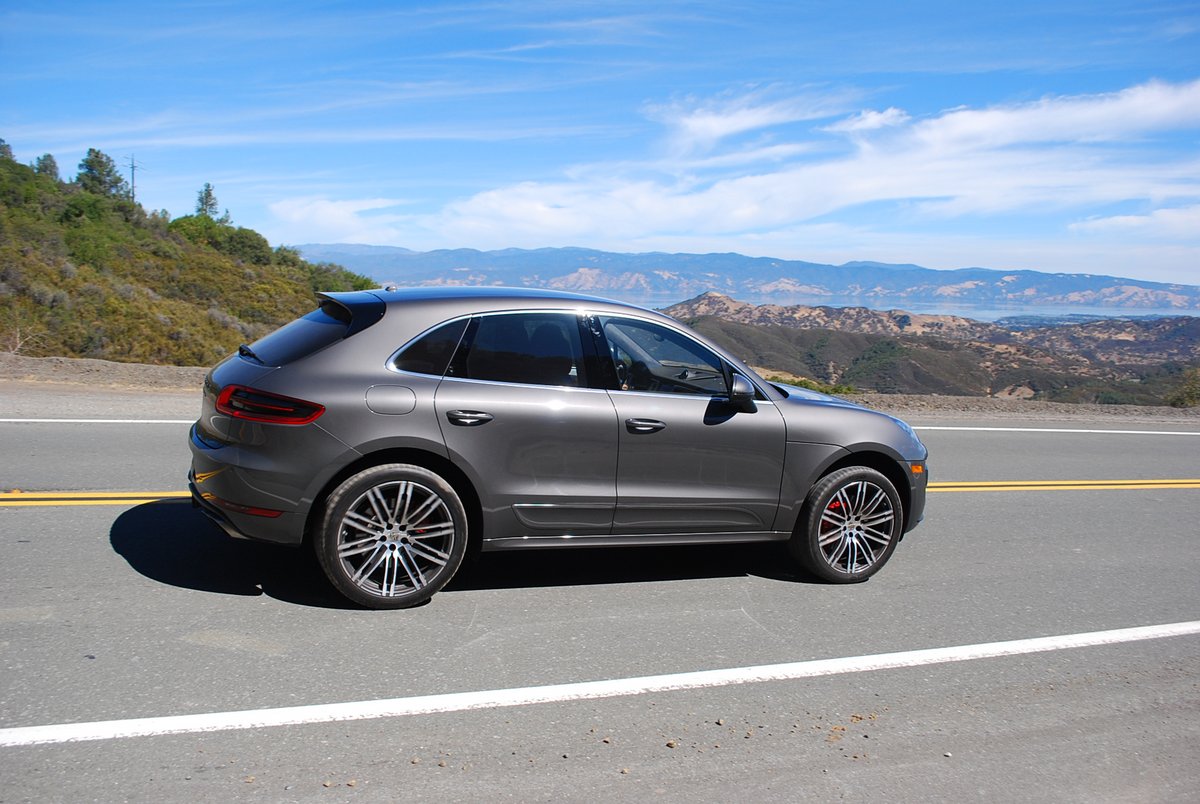 2015 Porsche Macan Turbo 