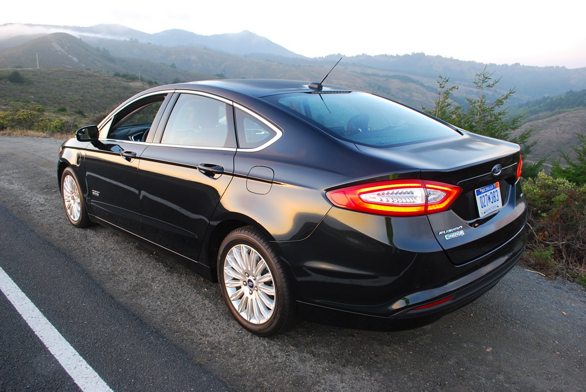 2014 Ford Fusion Energi SE 