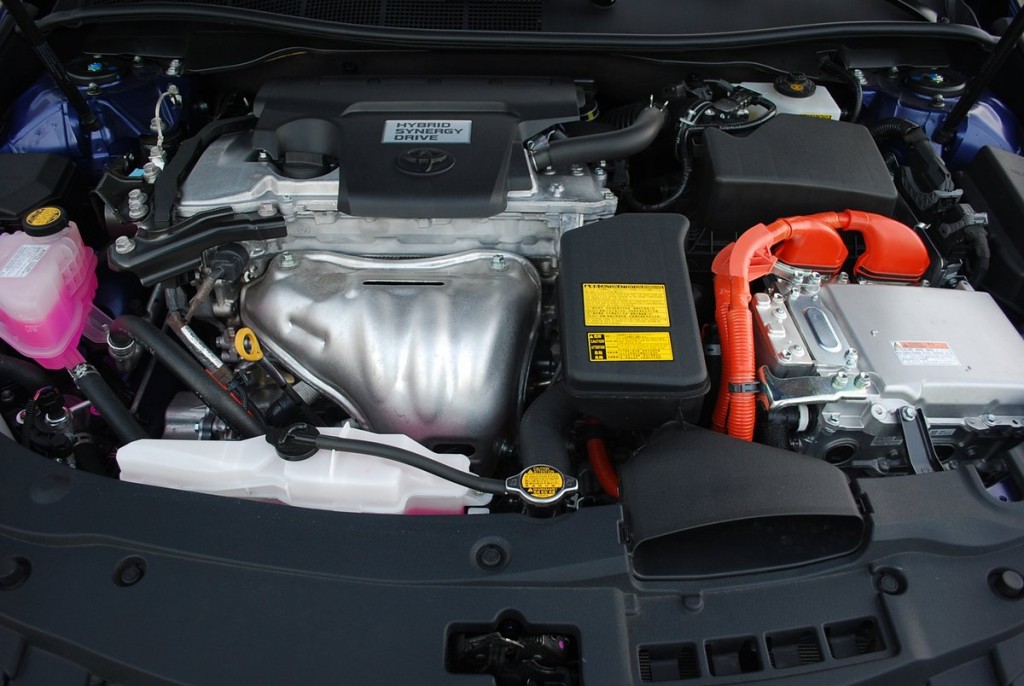 2015 Toyota Camry Hybrid SE Sedan