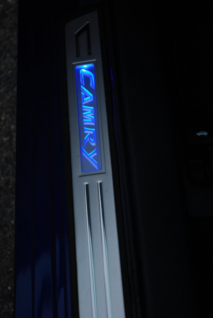 2015 Toyota Camry Hybrid SE Sedan