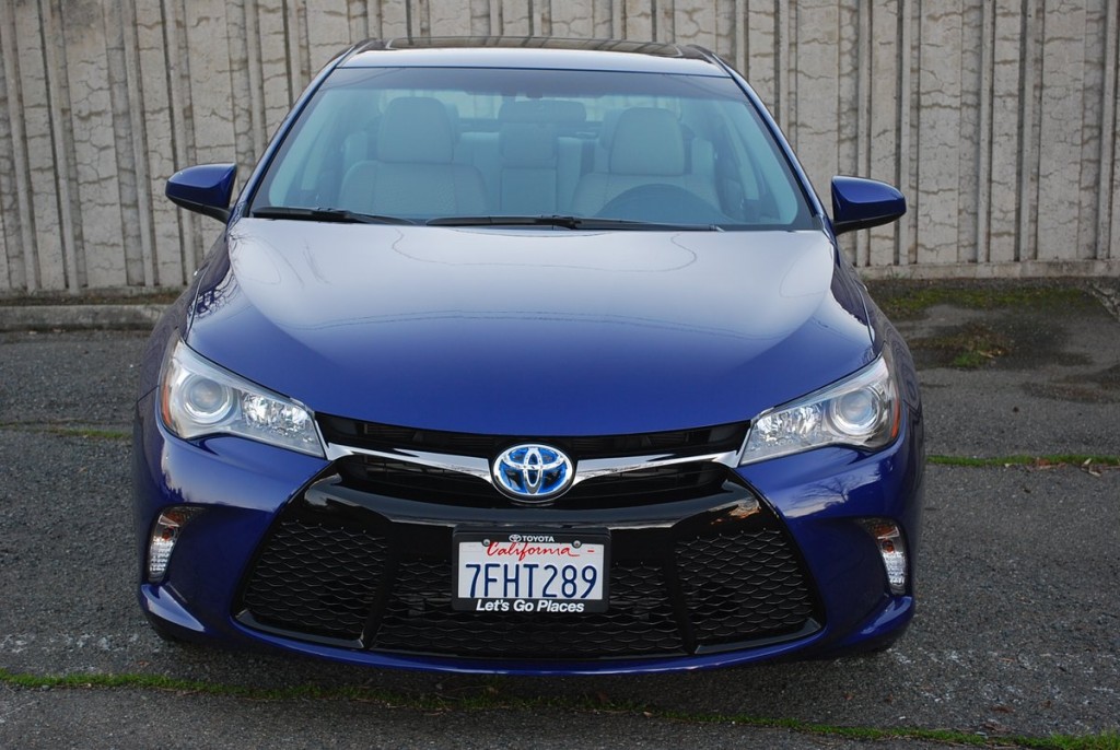 2015 Toyota Camry Hybrid SE Sedan