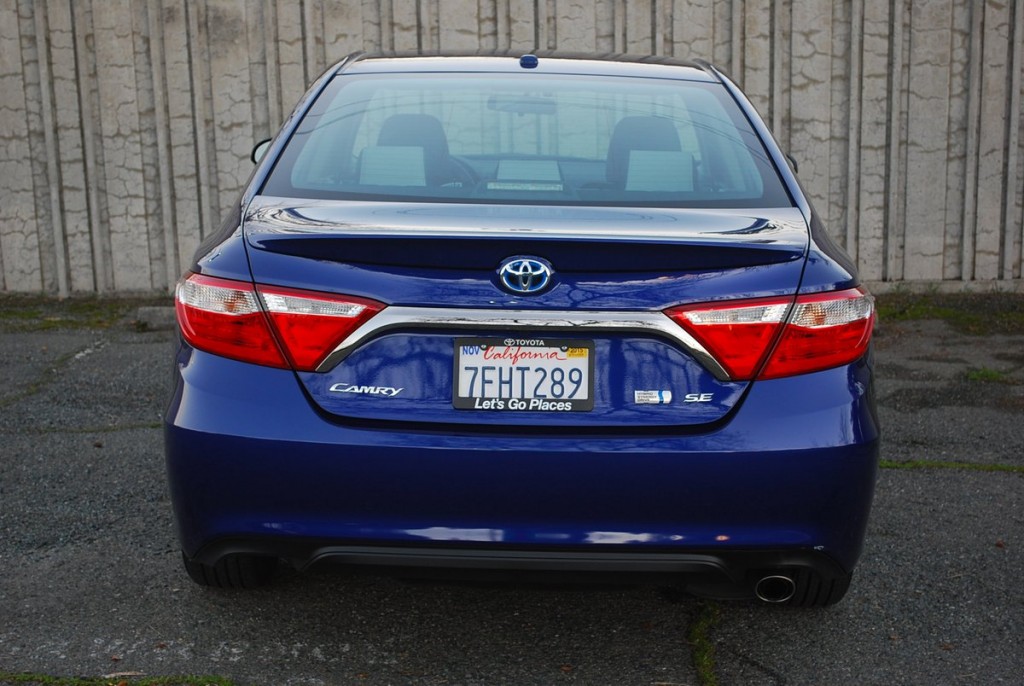 2015 Toyota Camry Hybrid SE Sedan