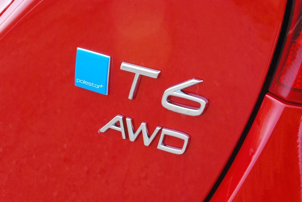 Title: 2015 Volvo V60 T6 R-Design