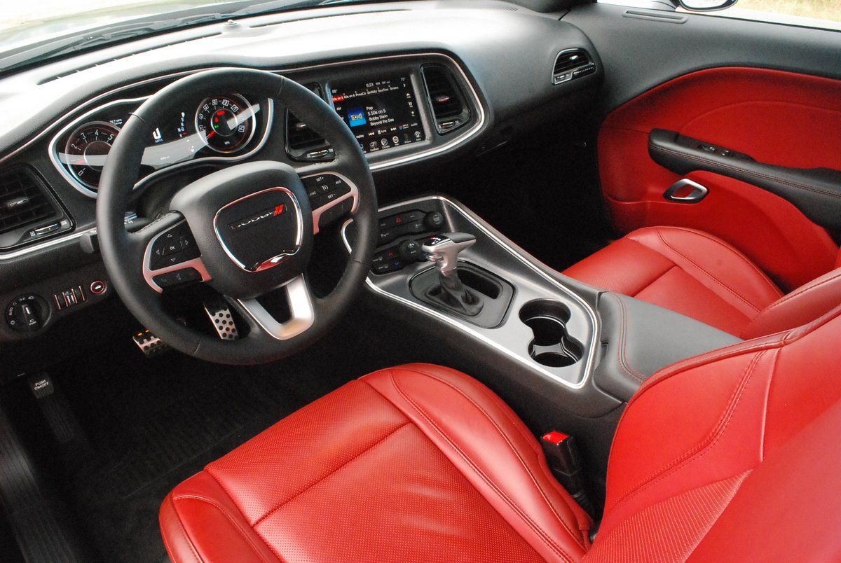 2015 Dodge Challenger SXT Plus