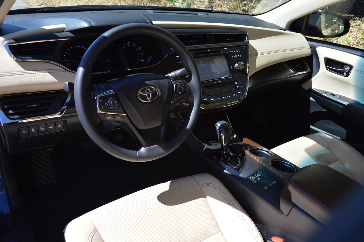 2016 Toyota Avalon Hybrid LTD