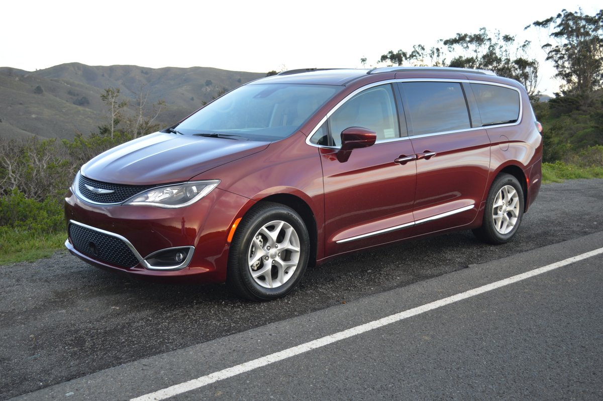 2017 Chrysler Pacifica Touring L Plus