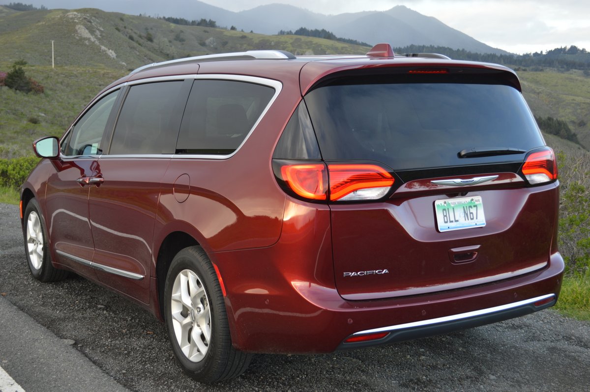 2017 Chrysler Pacifica Touring L Plus