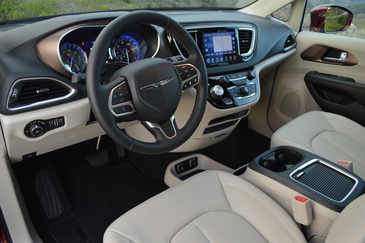 2017 Chrysler Pacifica Touring L Plus