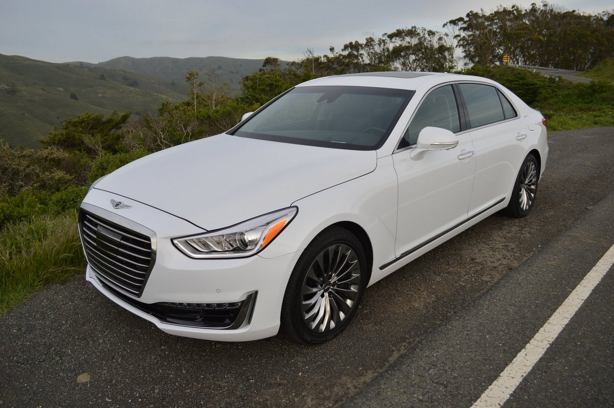 2017 Genesis G90 RWD 3.3T Premium