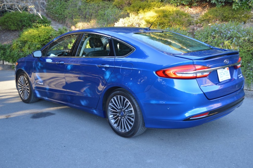 2017 Ford Fusion Platinum Hybrid Review