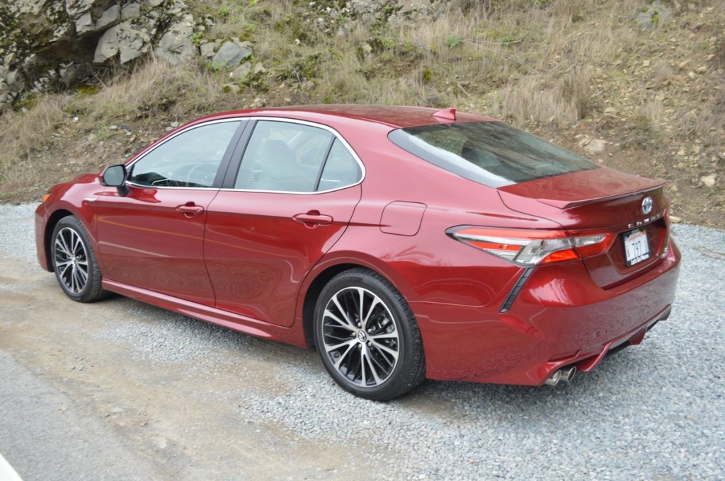 2018 Toyota Camry Hybrid Se Review Car Reviews And News At