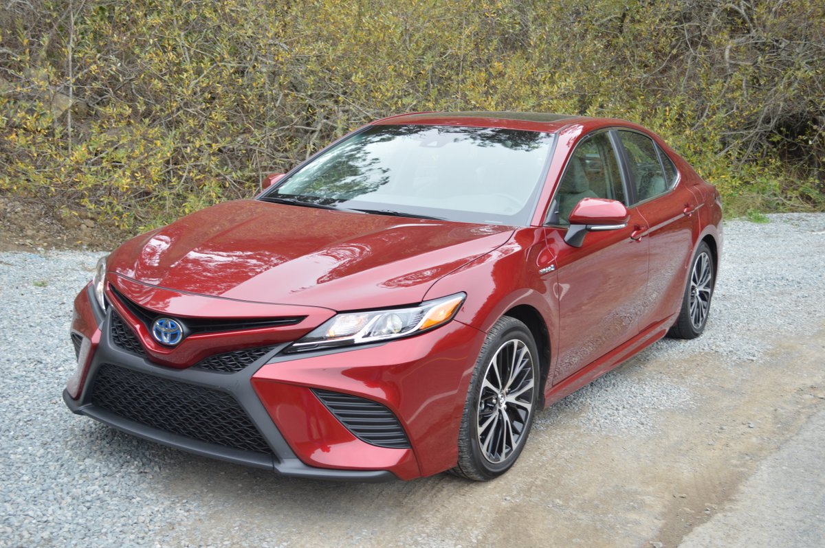 2018 Toyota Camry Hybrid SE